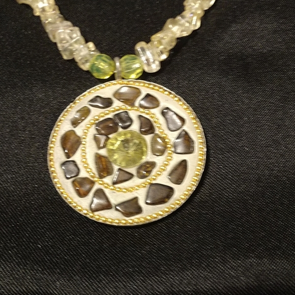 Beautiful Handmade Necklace w/ matching earrings - Picture 4 of 5